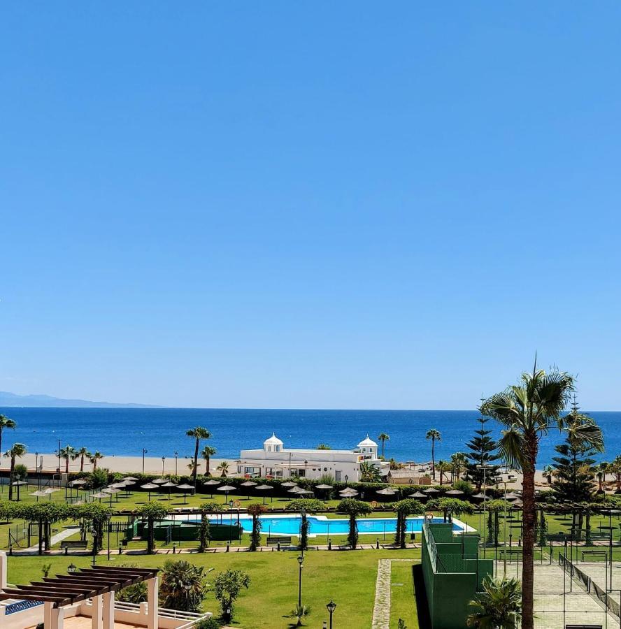 NORIA 2, pied dans le sable, magnifique vue mer, piscine, garage, la clime San Luis de Sabinillas Extérieur photo
